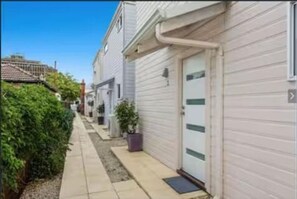 Exterior detail - Entire quiet house in Perth, Australia
4 guests 2 bedrooms 3 beds 2 baths (Perth)