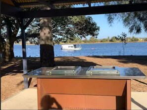 Property grounds - Entire quiet house in Perth, Australia
4 guests 2 bedrooms 3 beds 2 baths (Perth)
