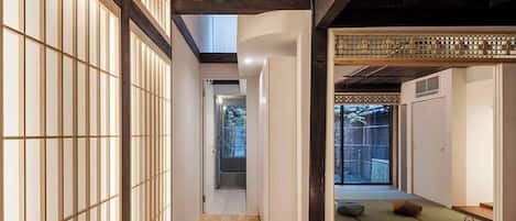 บ้านพักทราดิชันนัล, 4 ห้องนอน, ห้องครัว, วิวสวน | บริเวณนั่งเล่น | ทีวีจอแอลซีดี 43 นิ้ว พร้อมช่องเคเบิล, พื้นอุ่น