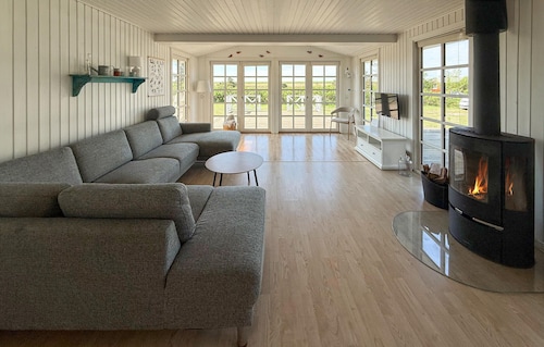 Awesome home in Rødby with WiFi