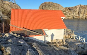 Exterior - Beach front home in Fjell with house sea view (Fjell)