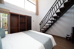 Quarto casal família, vista para a piscina | Wi-Fi de cortesia