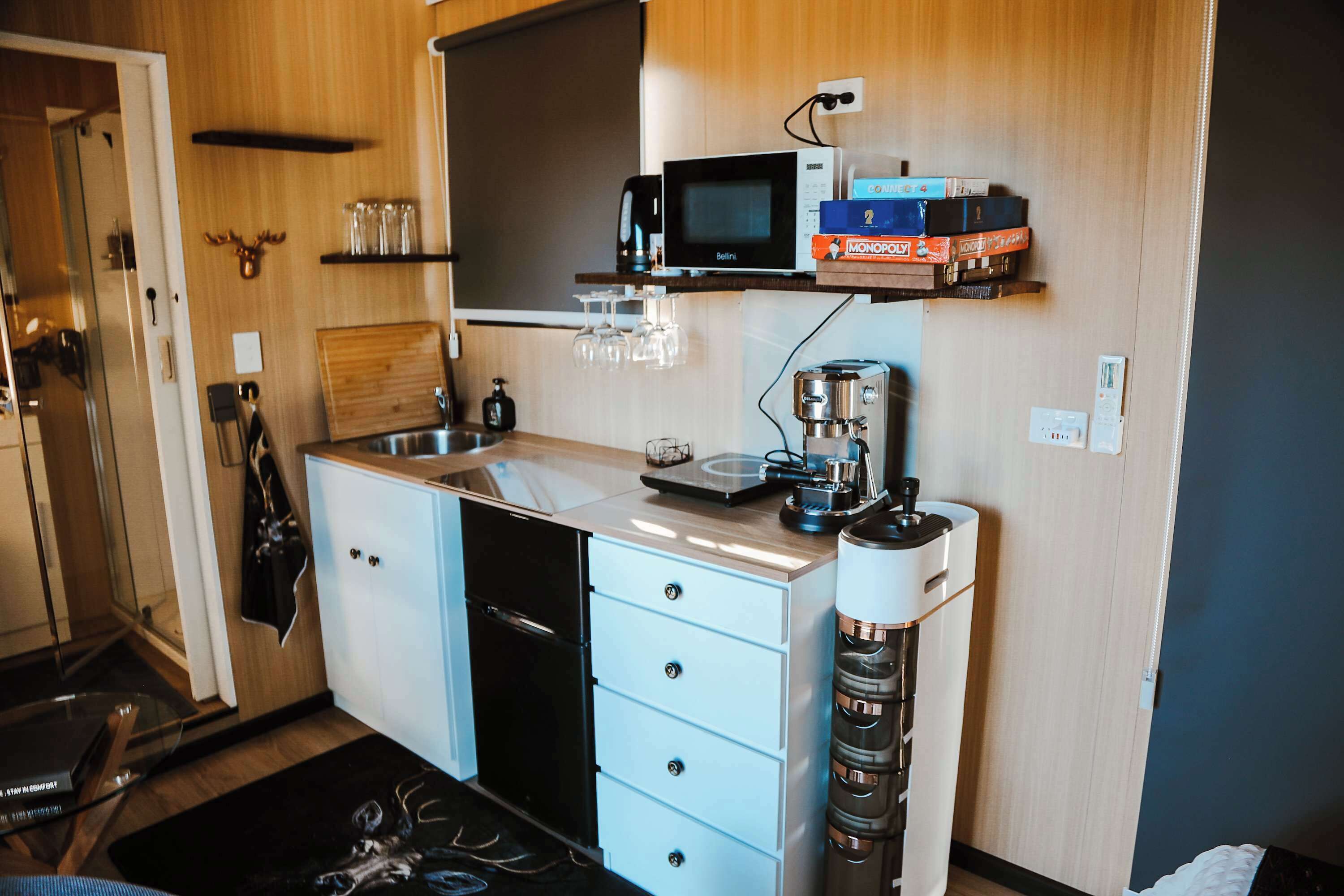 Fridge, microwave, stovetop, electric kettle