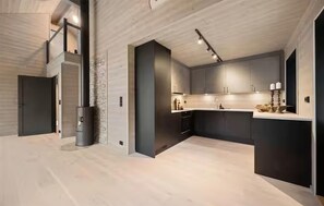 Kühlschrank, Ofen, Geschirrspüler, Kochgeschirr/Geschirr/Besteck