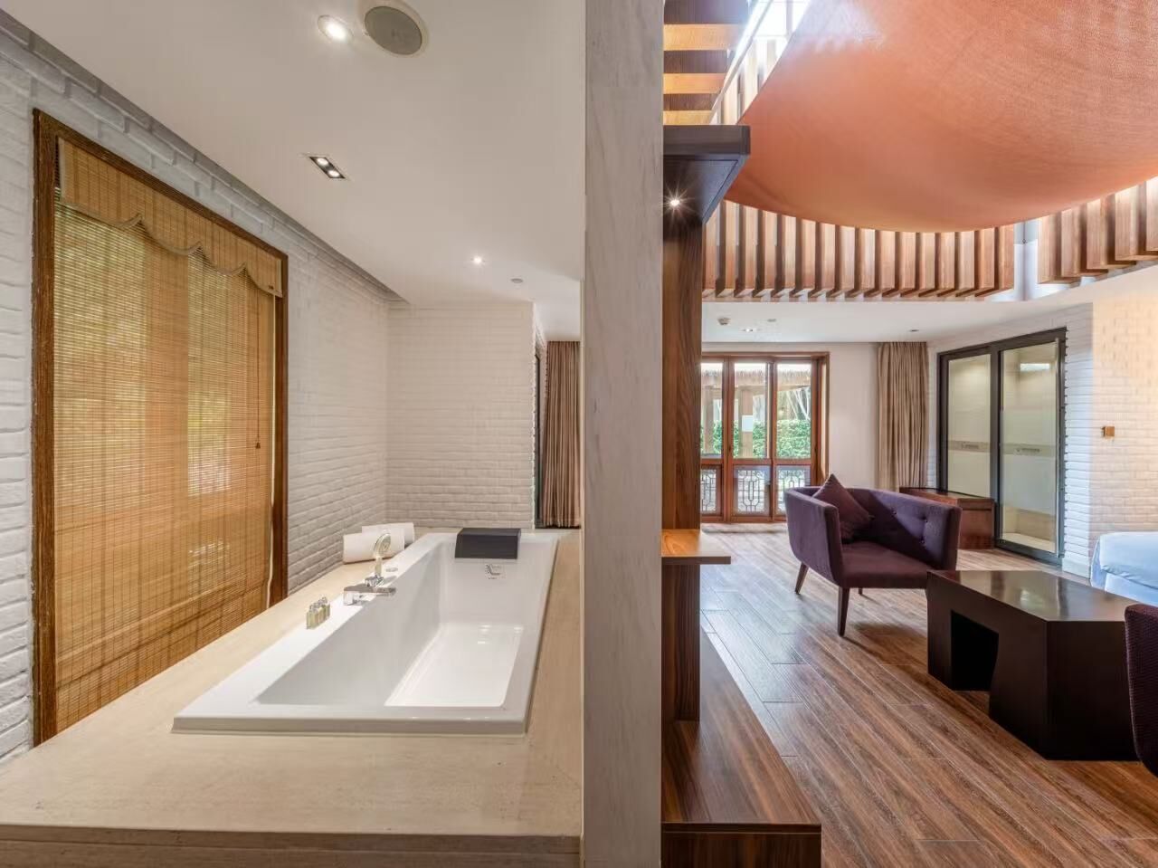 Deluxe Double Room, Courtyard View | Spa | Hydrotherapy, aromatherapy, hot stone massages, body scrubs, facials