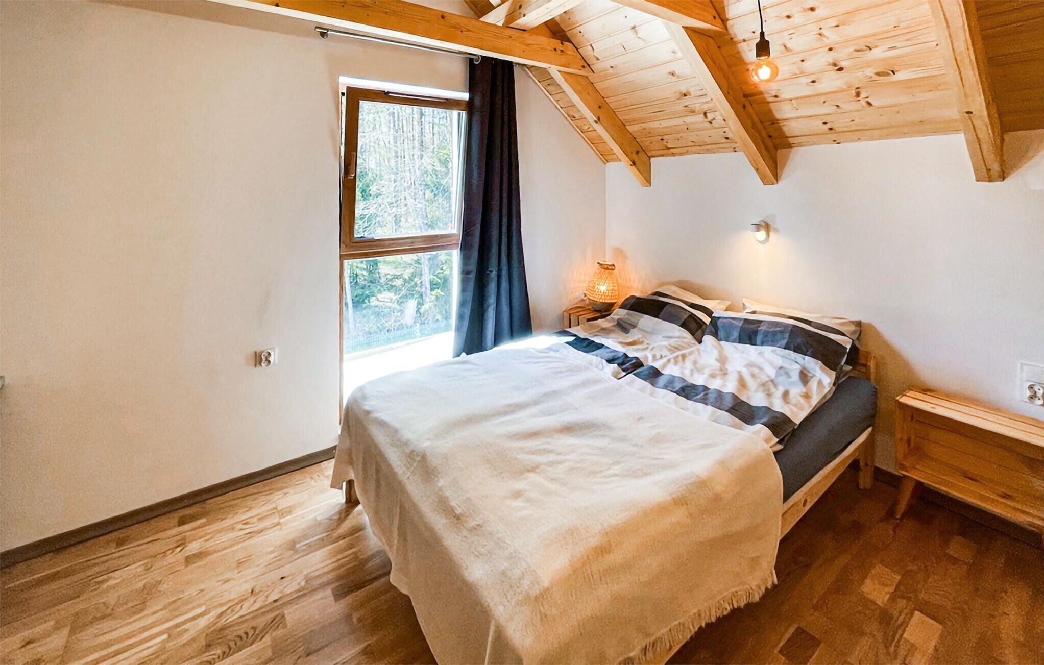 2 bedrooms, iron/ironing board, free WiFi