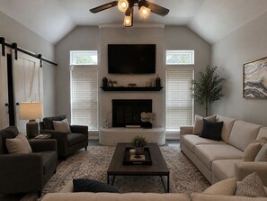 Living area - Waterfront Escape with Pool with 4 Bedrooms & 2 Baths (Granbury)