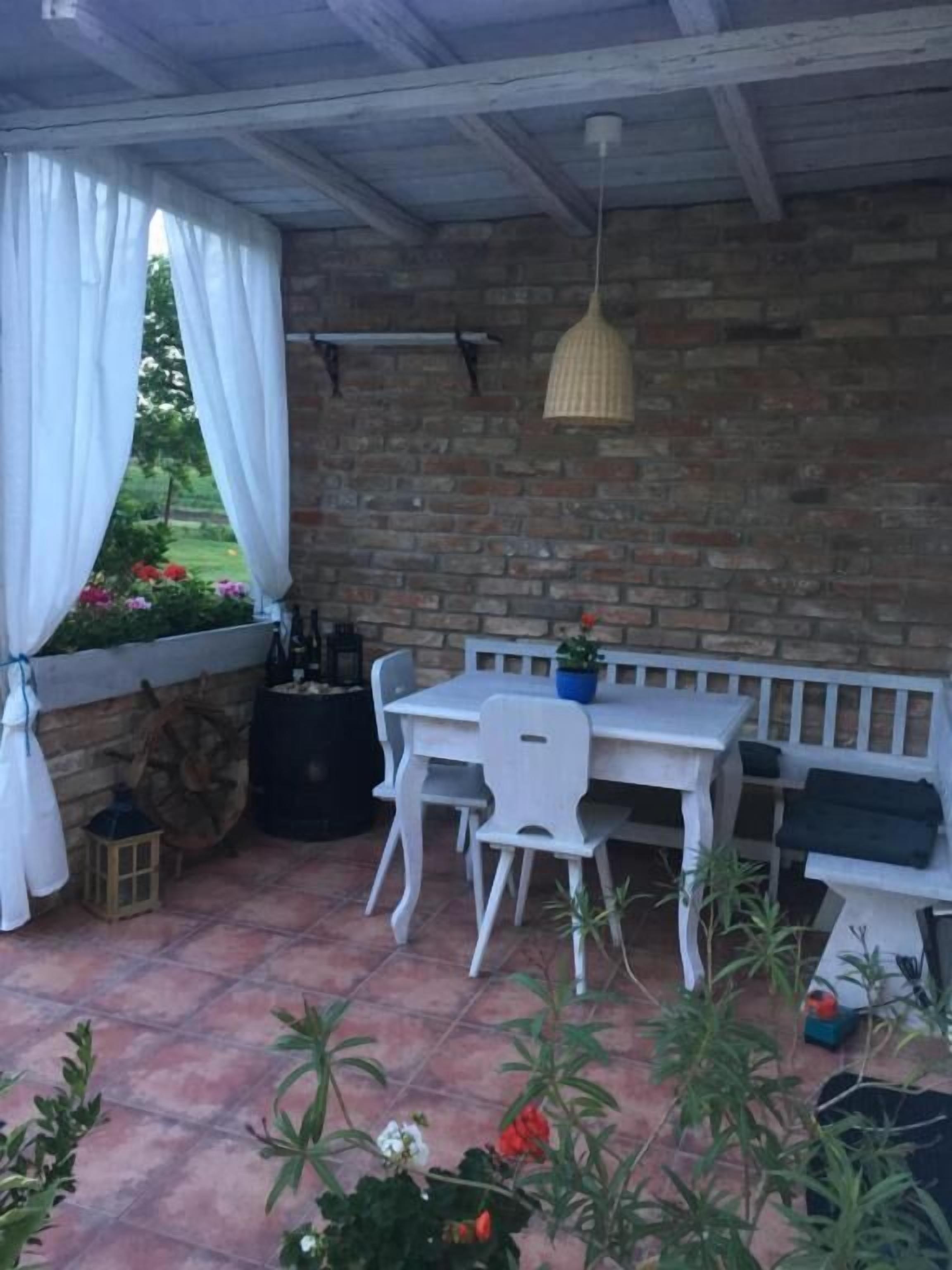 Luxury Suite, Garden View | Outdoor dining