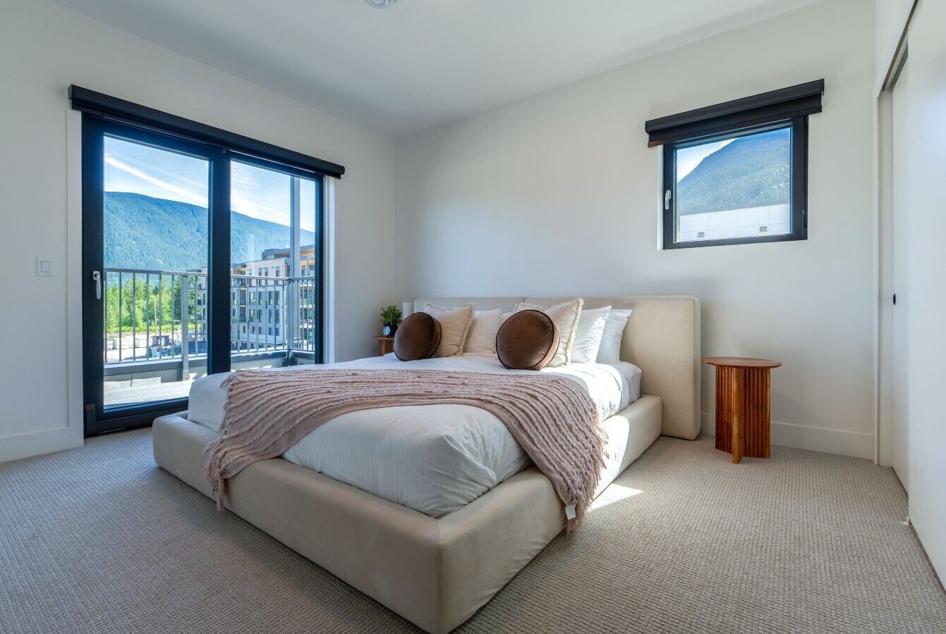 WiFi, bed sheets