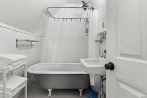 Bathroom - Winter Harbor Haven - NEW! (Winter Harbor)