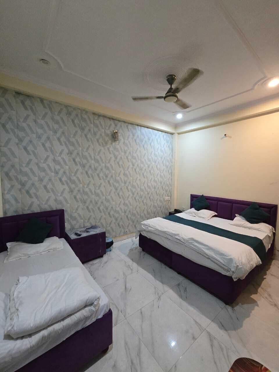 Triple Room | Free WiFi, bed sheets