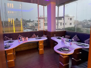 Deluxe Room, City View | Dining - Hotel Maheshwari madhepura (Madhepura)