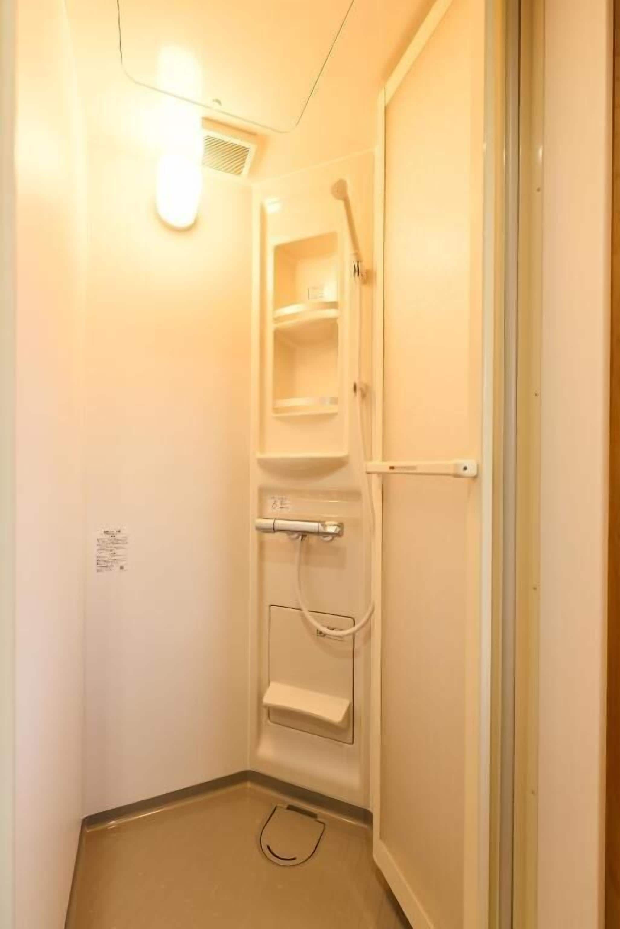 Comfort Double Room | Bathroom | Deep soaking tub, designer toiletries, hair dryer, slippers