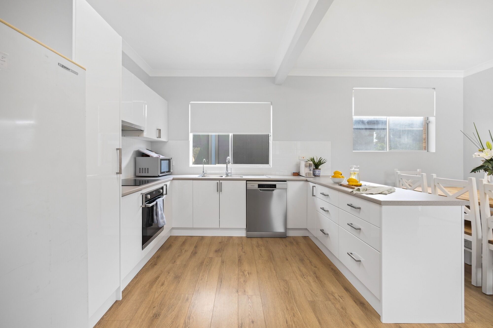 Coffee/tea maker, fridge, microwave, stovetop