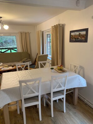 Dining - Vrbo Property (Zatom Nowy)