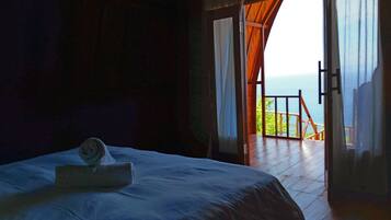 Panoramic Cottage, 1 Queen Bed, Balcony, Sea View | Free WiFi