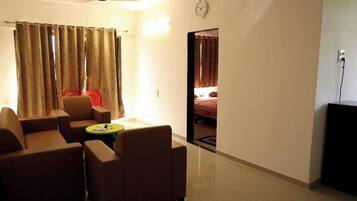 Comfort Apartment, Garden View | Interior