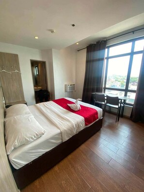 Standard Single Room | Free WiFi - JLux Hotel (Quezon City)