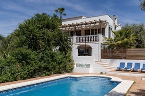 A heated pool - Finca with Private Pool & 5,000m² Private Land (Alhaurín el Grande)