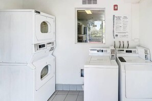 Interior - 2 Full Beds|NS| Micfridge (Thornton)