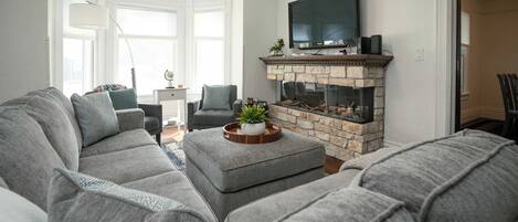 TV, fireplace