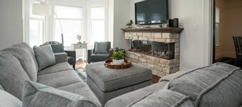 Heated Pool and Hot Tub near Downtown Lake Geneva!