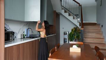 Villa, 5 Bedrooms, Pool View | Dining