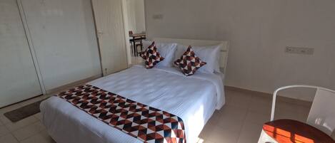 4 bedrooms, free WiFi, bed sheets