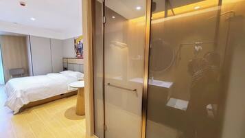 Superior Double Room | Desk, laptop workspace, free WiFi