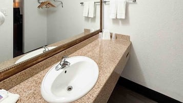 Een douche, handdoeken