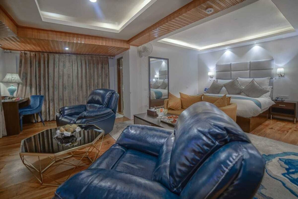 Family Suite, Garden View | Living area | Computer monitors, printers