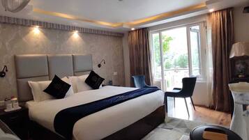 Deluxe Double Room, Mountain View | In-room safe, laptop workspace, iron/ironing board, free WiFi