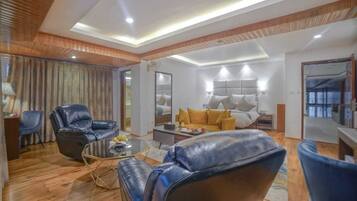 Family Suite, Garden View | Interior