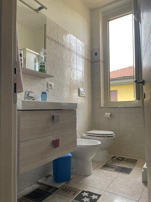 Bathroom - Vrbo Property (La Spezia)