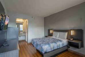 Room - 1 King Bed | Non-Smoking (Chandler)
