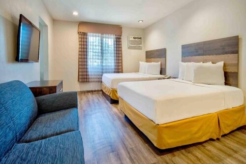 2 Full Beds | Non-Smoking, Kitchen