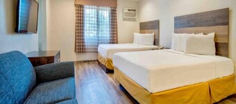 2 Full Beds | Non-Smoking, Kitchen
