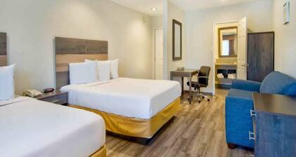 2 Full Beds | Non-Smoking, Kitchen