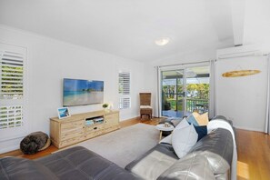 Living area - Riverside Retreat - family home (North Haven)