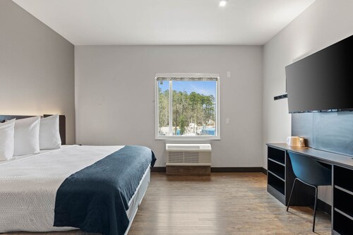 1 King Bed|Mobil Acc RI Shwr NS Kitchen