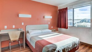 1 bedroom, free WiFi - 1 Queen Bed | ADA/RI Shower/Non-Smoking (Fort Collins)