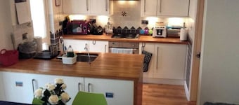 Serene House Rental in Kent! Private Room with Modern Amenities, & Wi-Fi and TV!
