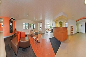 Lobby - Cozy Queen Bed Room|Pool|Free WiFi (MERIDIAN)