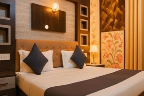 Desk, soundproofing, free WiFi - Hotel Rajnandani Palace Ayodhya  (Ayodhya)