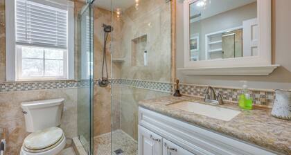 Poolside Fun! Waterfront Gem Near San Marco Square