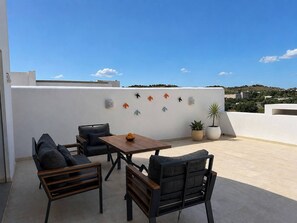 Outdoor dining - Villa Hanine S3 Piscine (Hammamet)