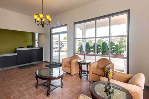 2 Queen Beds | Smoking, Kitchen