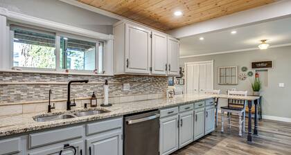 Colorado Countryside Living 7 Mi to Chatfield Res!