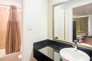Bathroom - 2 Queen Beds | Non-Smoking, Kitchen (Tyler TX)