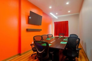 Meeting facility - 2 Queen Beds | Non-Smoking (Midland)